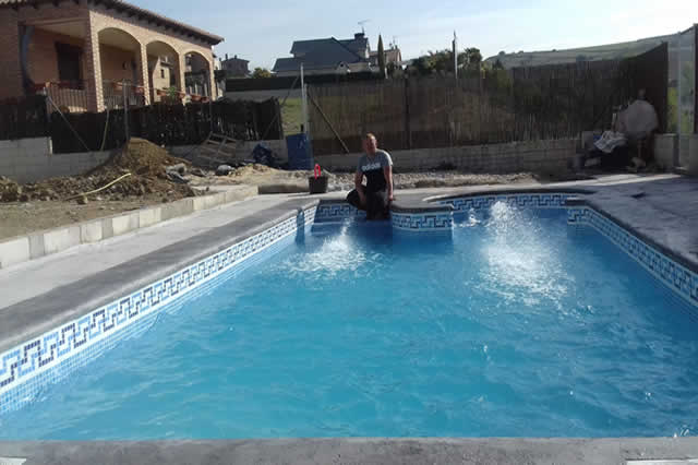 Piscina de obra con Jacuzzi